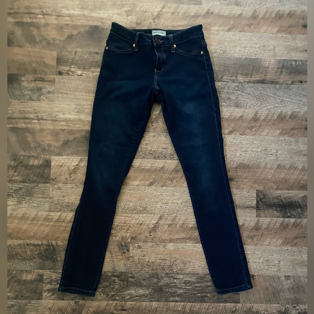 Denim 4 Us size 7 skinny jeans